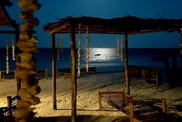 تختخواب و صبحانه Sunrise Lodge Zanzibar