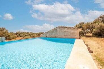 Classic Cottage In Campos Majorca With Swimming Pool