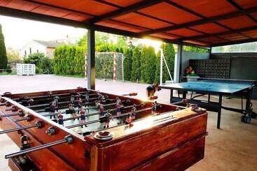 Cozy Cottage In Subirats With Swimming Pool