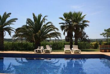 Cozy Cottage In Subirats With Swimming Pool