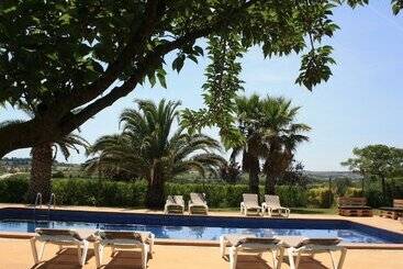 Cozy Cottage In Subirats With Swimming Pool
