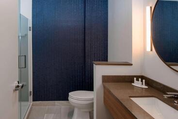 هتل Fairfield Inn & Suites By Marriott Davenport Quad Cities
