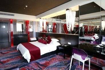 هتل Grand Nest