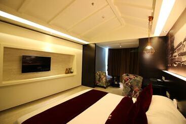 هتل Grand Nest