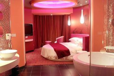 هتل Grand Nest