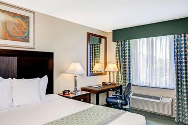 هتل Hillcrest  Near Jfk Air Train
