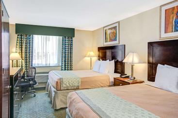 هتل Hillcrest  Near Jfk Air Train