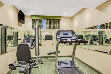 هتل Hillcrest  Near Jfk Air Train