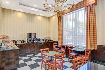هتل Hillcrest  Near Jfk Air Train
