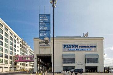 هتل Home2 Suites By Hilton Boston South Bay
