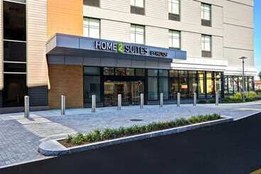 هتل Home2 Suites By Hilton Boston South Bay