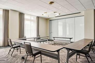هتل Hyatt Place Chicago Medical/university District