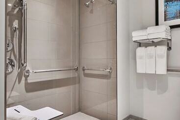 هتل Hyatt Place Chicago Medical/university District