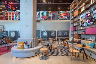 هتل Moxy Lisboa Oriente