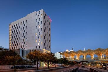 هتل Moxy Lisboa Oriente
