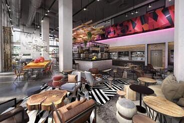 هتل Moxy Lisboa Oriente
