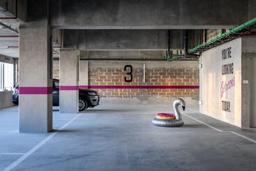 هتل Moxy Lisboa Oriente