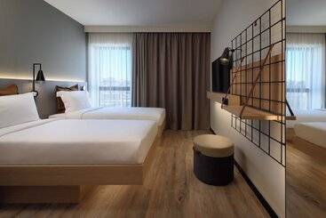 هتل Moxy Lisboa Oriente