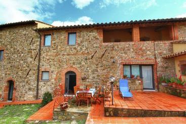 קוטג'' Chaming Farmhouse In Tuscany With Swimming Pool