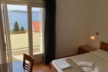 پانسیون Rooms Vinka Tudor