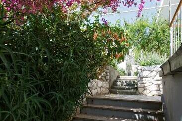 پانسیون Rooms Vinka Tudor