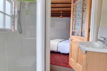 Quaint Cottage In Hastings With Garden