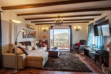 Spacious Cottage With Private Pool And Beautiful Views Of Mountains And Sea