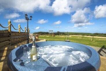 Trenewydd Farm Holiday Cottages