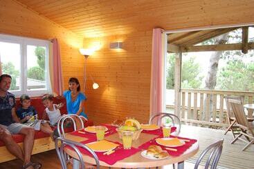 Cozy Cottage Near The Beach In Agde