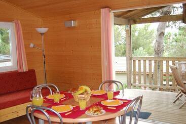 Cozy Cottage Near The Beach In Agde