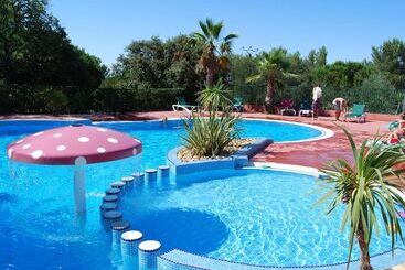 Cozy Cottage Near The Beach In Agde