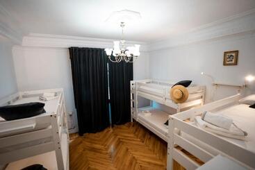 Hihome Hostel