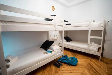 Hihome Hostel