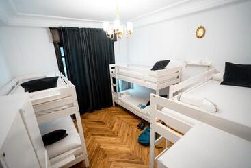 Hihome Hostel