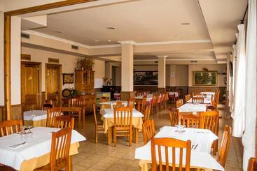 El Roble Hotel Restaurante