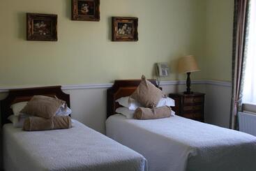 هتل Kilcooly S Country House