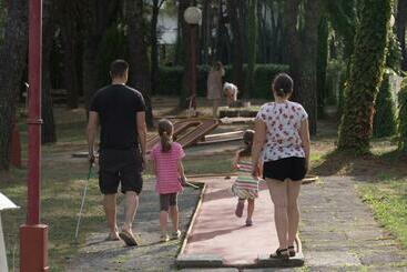 هتل Club Del Sole Marina Julia Family Camping Village