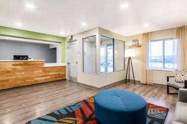 هتل Woodspring Suites Indianapolis Airport South