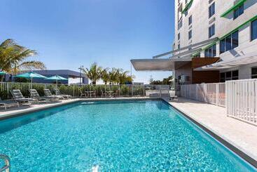 هتل Wyndham Garden Miami International Airport