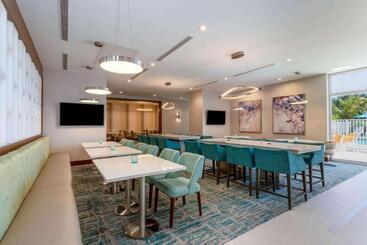 هتل Wyndham Garden Miami International Airport