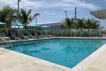 هتل Wyndham Garden Miami International Airport