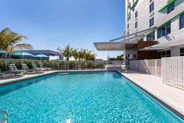 هتل Wyndham Garden Miami International Airport