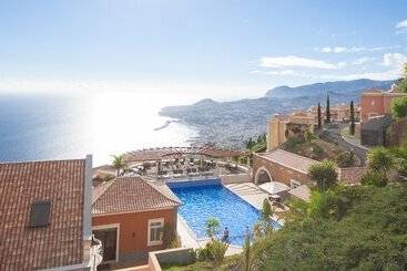 Balancal Apartments And Villas Palheiro Village