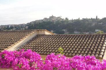 پانسیون Les Grimaldines   Maison D Hôtes