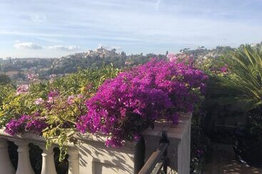 پانسیون Les Grimaldines   Maison D Hôtes