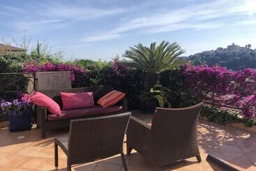پانسیون Les Grimaldines   Maison D Hôtes