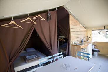 هتل Huttopia Beaulieu Sur Dordogne