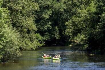 هتل Huttopia Beaulieu Sur Dordogne