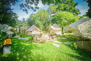 هتل Resort Huangchui Baan Phu Khao