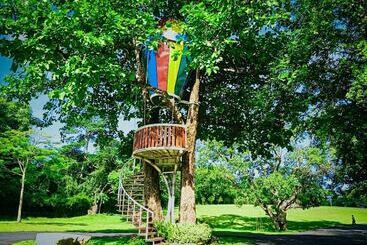 هتل Resort Huangchui Baan Phu Khao